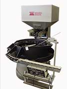 Cap feeder with linex and noise reduction